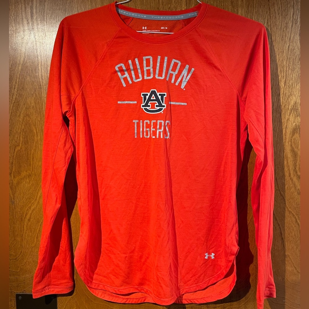 Auburn Under Armour Women’s Medium Long Sleeve T-Shirt.